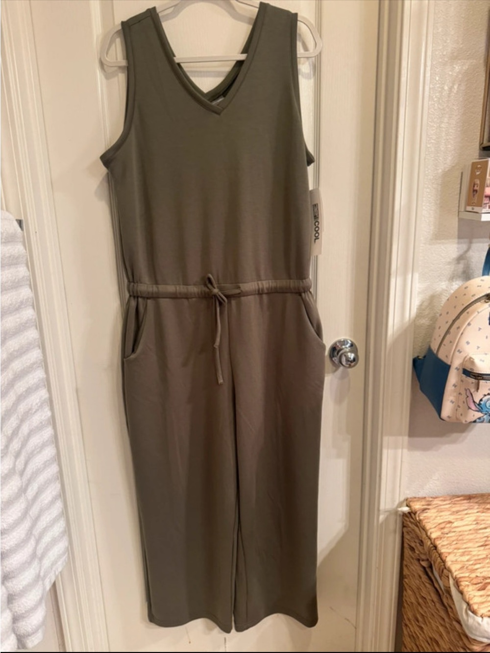 32 cool Sleeveless Olive Green V-Neck Drawstring Jumpsuit
